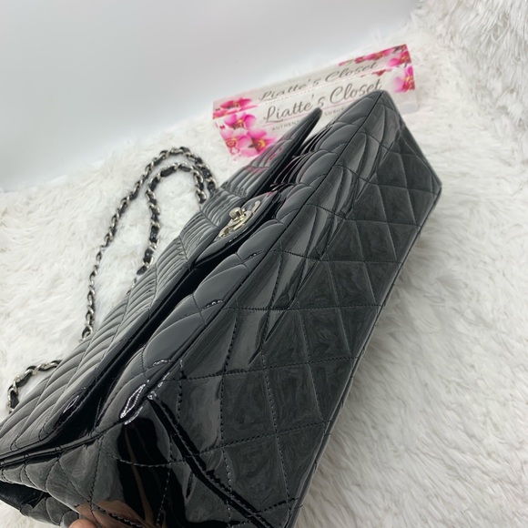 ❌SOLD❌ CHANEL classic Maxi black patent Flap Bag - Picture 12 of 15